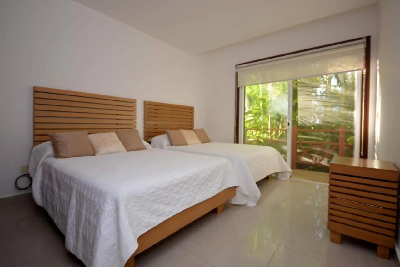 Quadra Deluxe Apartments Mamitas Zone! By Yeah Playa del Carmen