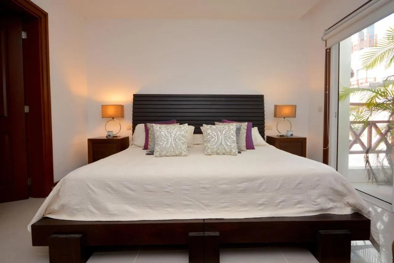 Quadra Deluxe Apartments Mamitas Zone! By Yeah Playa del Carmen