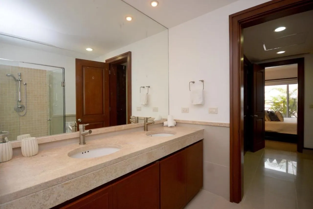Quadra Deluxe Apartments Mamitas Zone! By Yeah Playa del Carmen